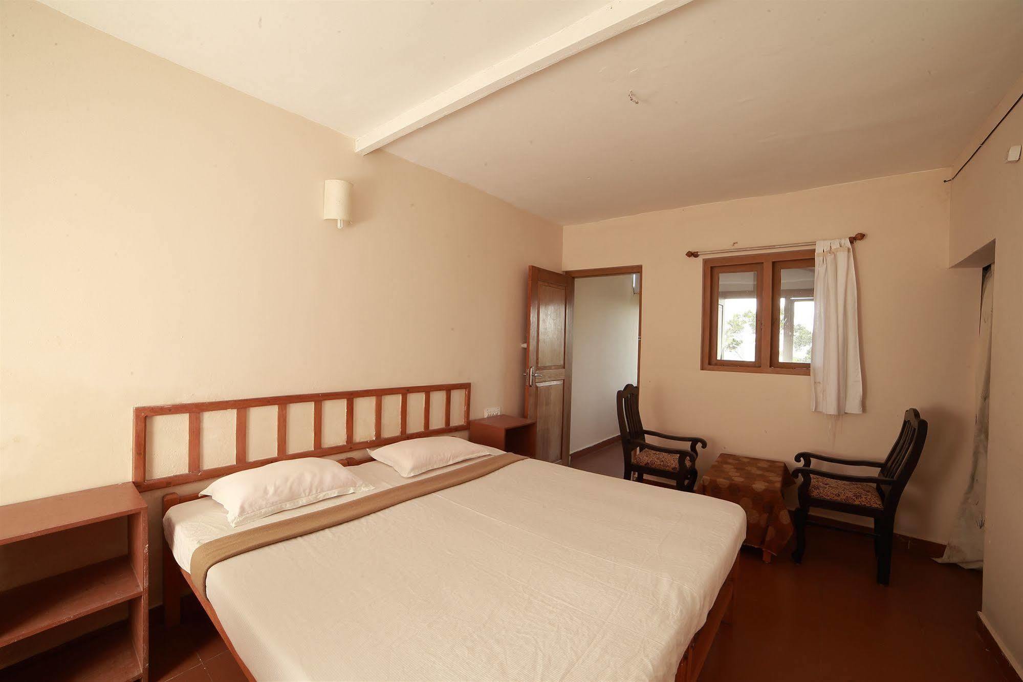Green Jungle Holiday Resort Мунар Екстериор снимка