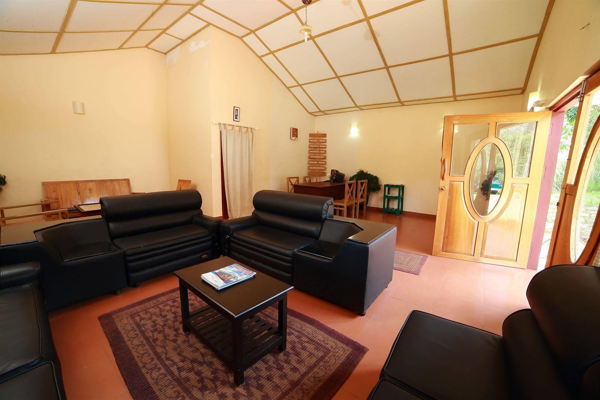 Green Jungle Holiday Resort Мунар Екстериор снимка